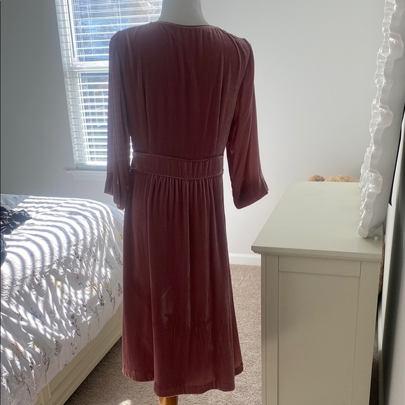 Elegant Mauve Wrap Dress - Picture 3 of 4